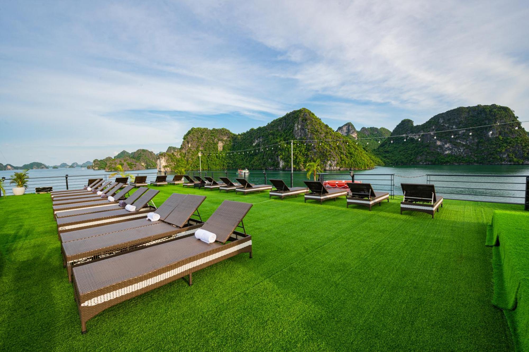 Hotel Velar Of The Sea Hạ Long Exterior foto