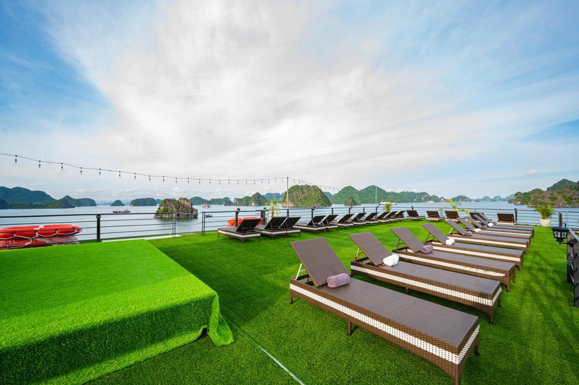 Hotel Velar Of The Sea Hạ Long Exterior foto